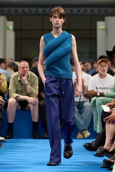Look 2